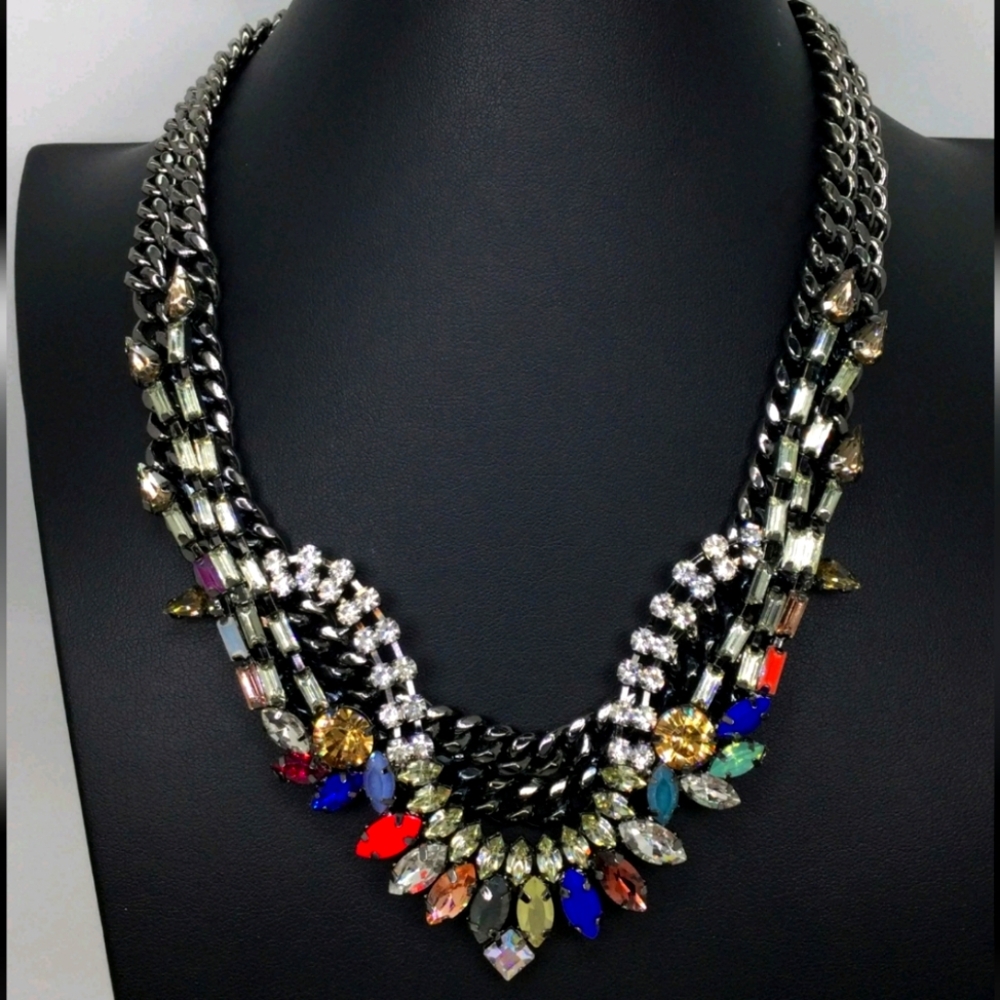 Stella & Dot Mixed Color Rhinestone Statement Necklace EUC 15"